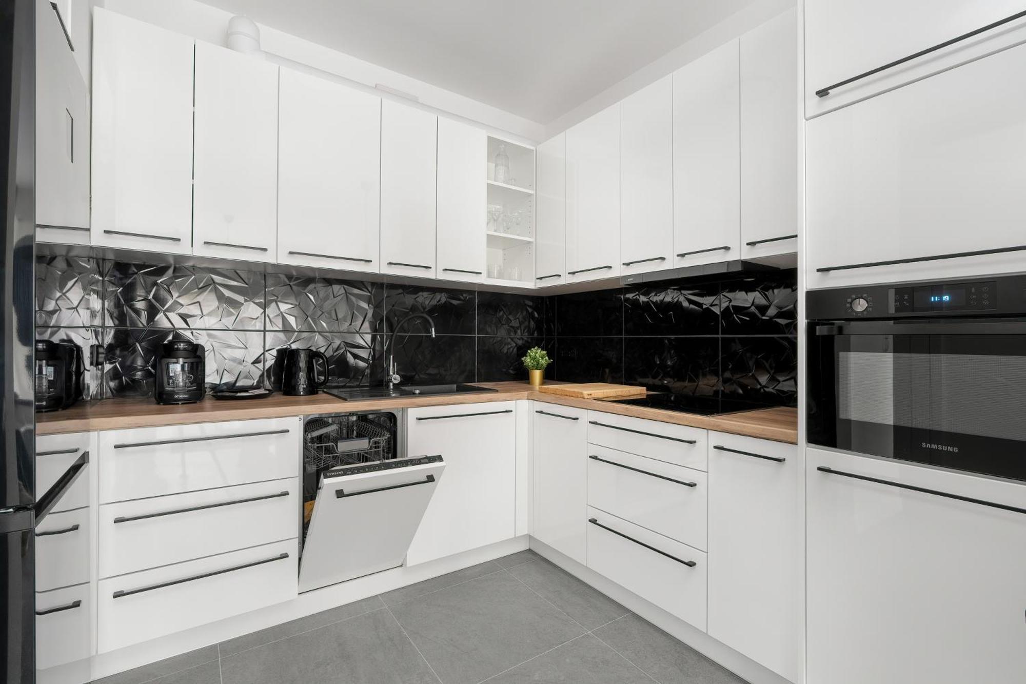 City Center Apartments With Gym & Free Garage Poznan By Noclegi Renters Extérieur photo