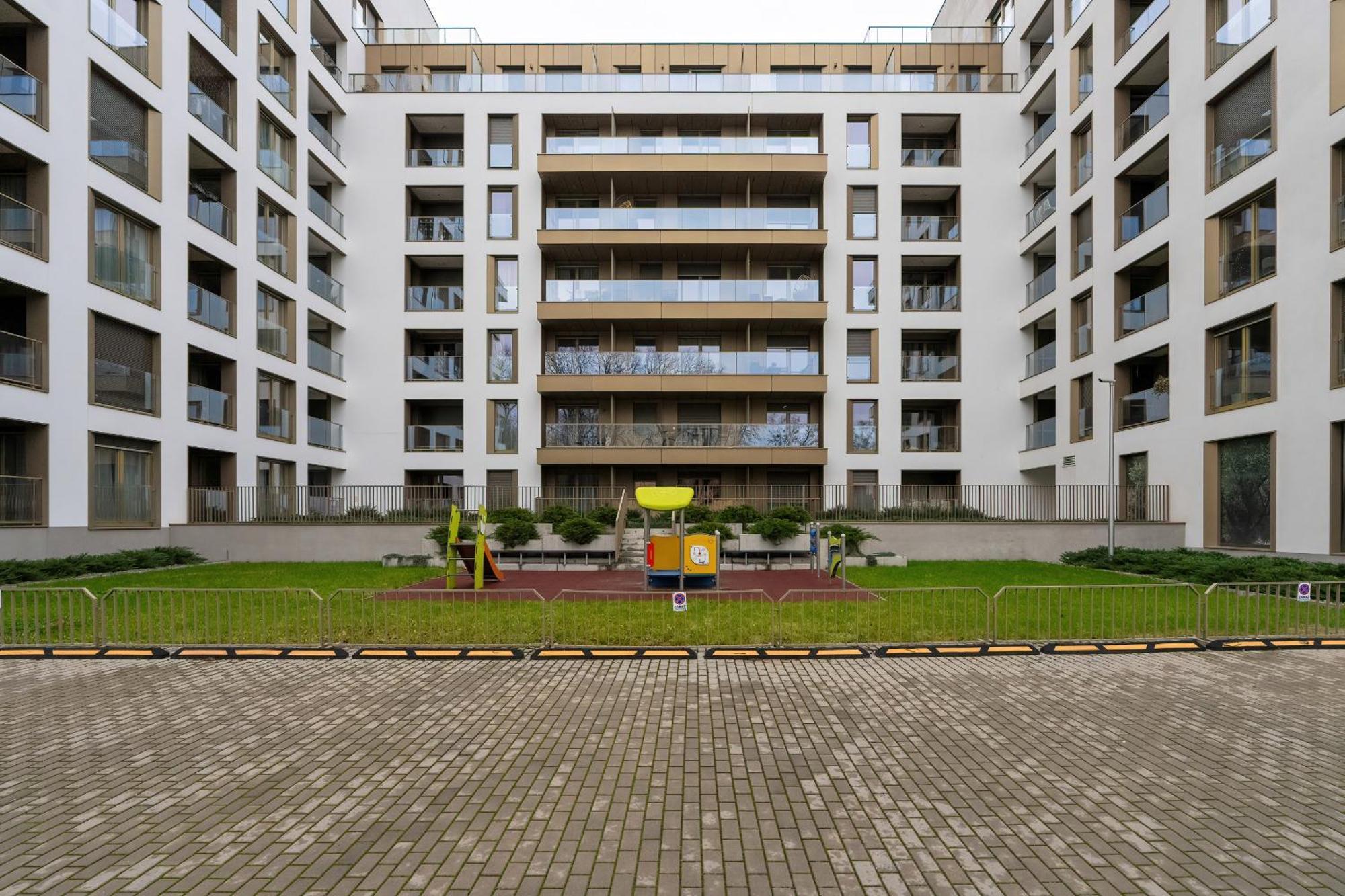 City Center Apartments With Gym & Free Garage Poznan By Noclegi Renters Extérieur photo